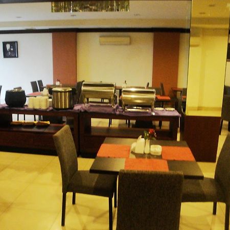 Imperial Hotel Kendari Luaran gambar