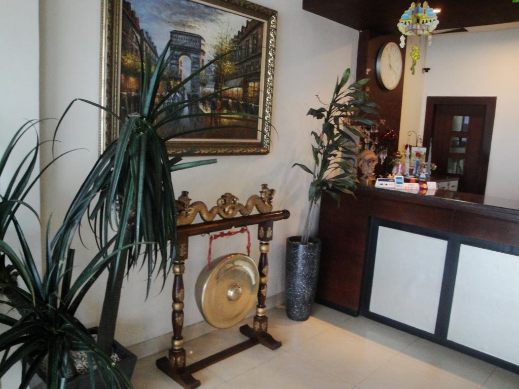 Imperial Hotel Kendari Luaran gambar