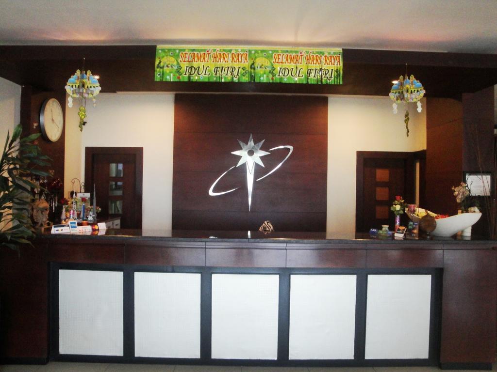Imperial Hotel Kendari Luaran gambar