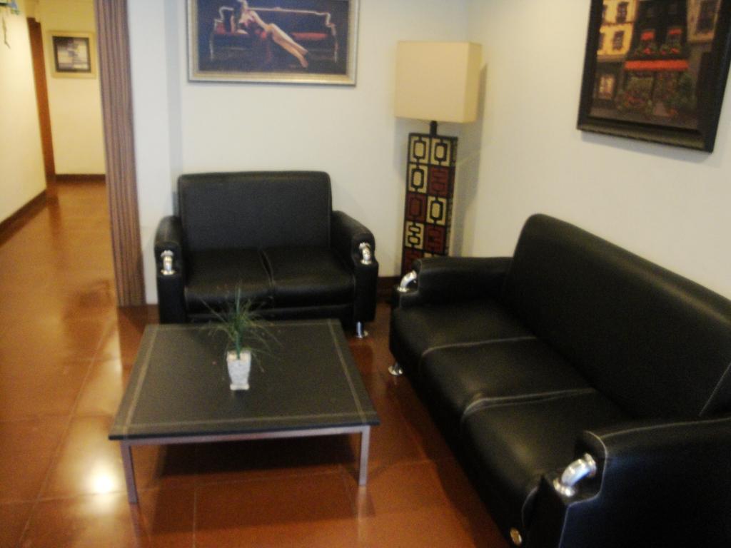 Imperial Hotel Kendari Luaran gambar