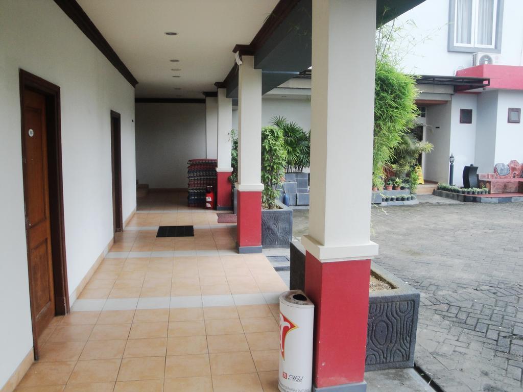 Imperial Hotel Kendari Luaran gambar