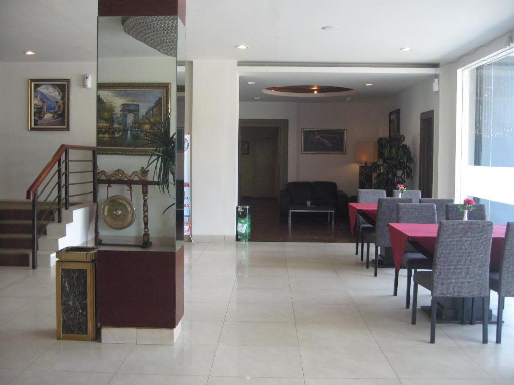 Imperial Hotel Kendari Luaran gambar