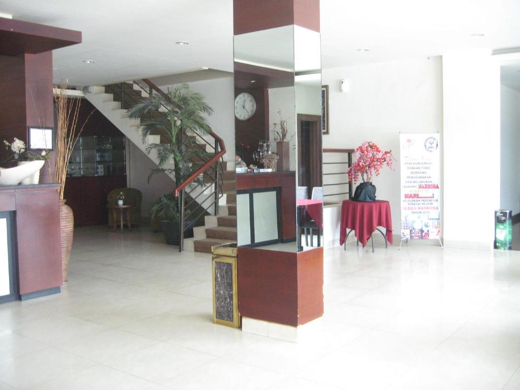 Imperial Hotel Kendari Luaran gambar