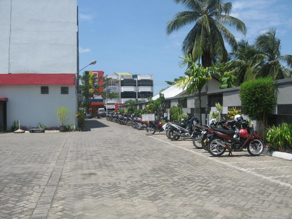 Imperial Hotel Kendari Luaran gambar